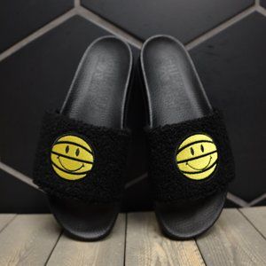 chinatown market | Shoes | New Chinatown Market Smiley Black  display picture 1